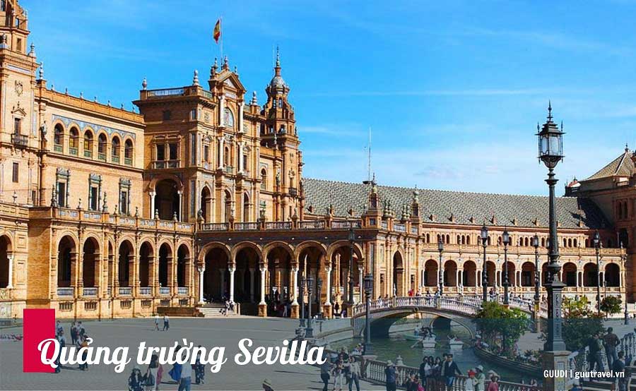 Quảng trường Sevilla mang đậm dấu ấn của nền văn hóa Andalucia