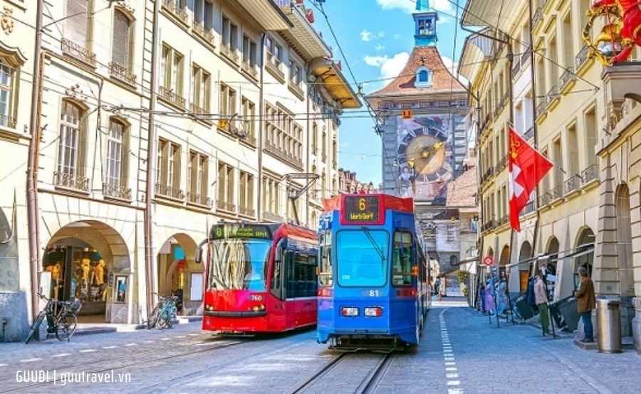 Phương tiện phổ biến khi đi lại tại Thụy Sĩ là xe bus, xe điện, tàu hỏa,...