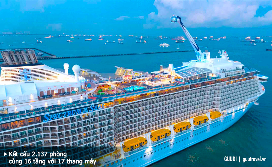Với chiều dài hơn 400m, chiều rộng hơn 40m, kết cấu 2.137 phòng cùng 16 tầng với 17 thang máy