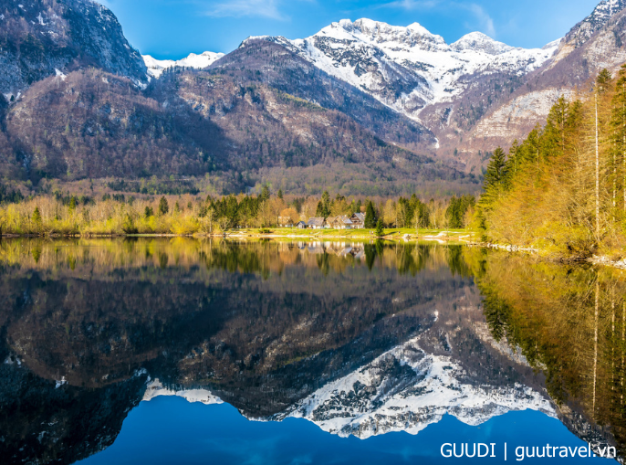 Hồ gương tĩnh lặng Bohinj