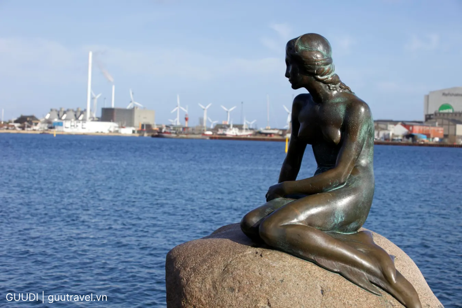 Tượng nàng tiên cá ở Đan Mạch