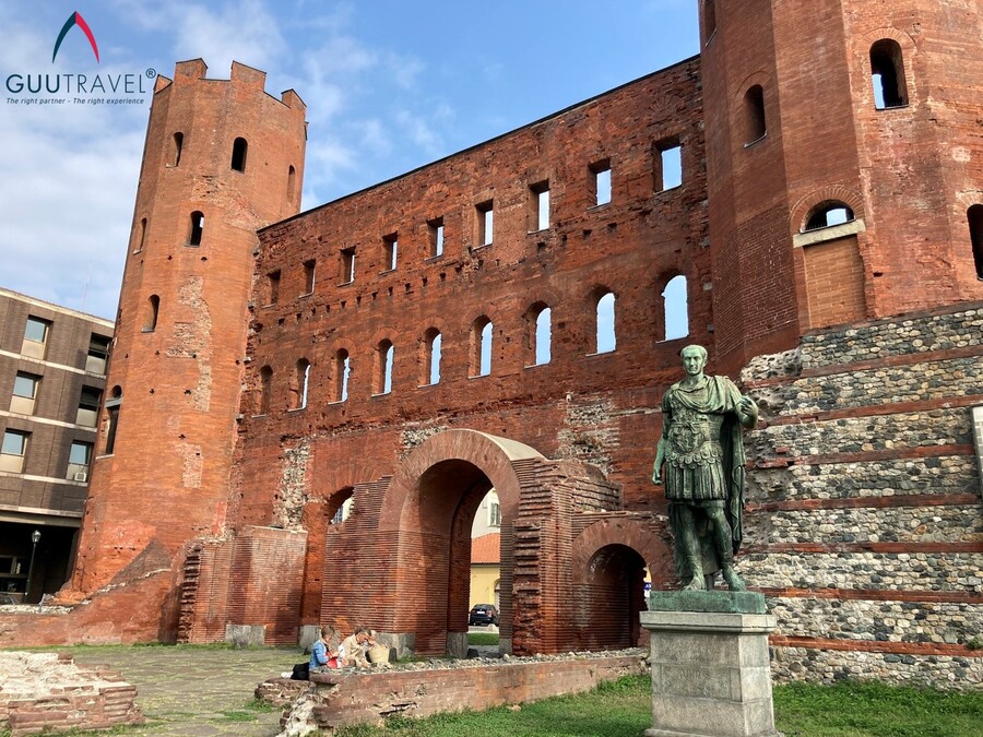 Khu phố cổ quận Quadrilatero Romano