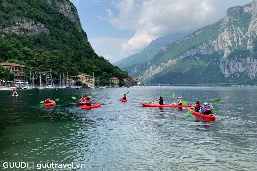 chèo Kayak trên hồ Como
