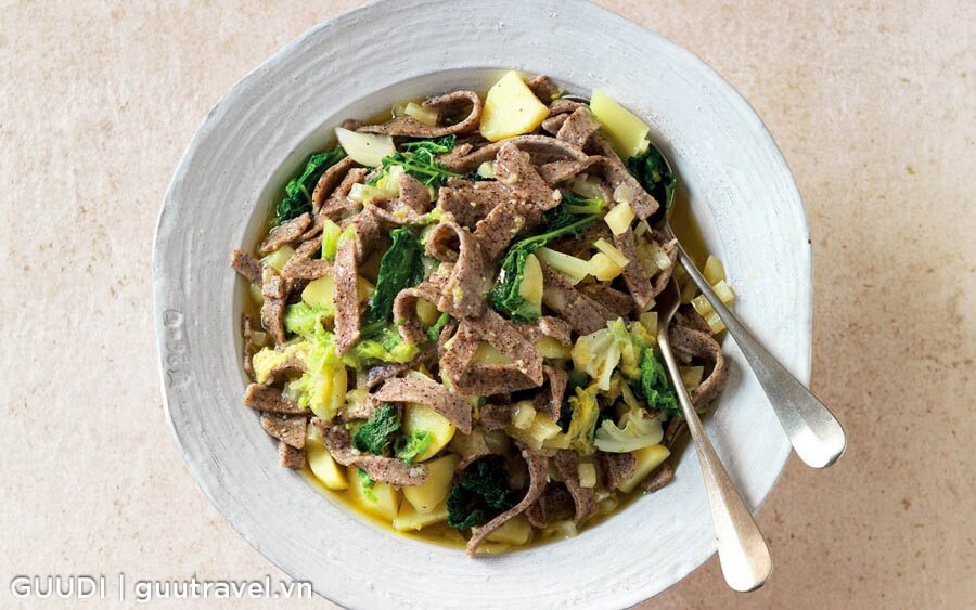 mì ý Pizzoccheri