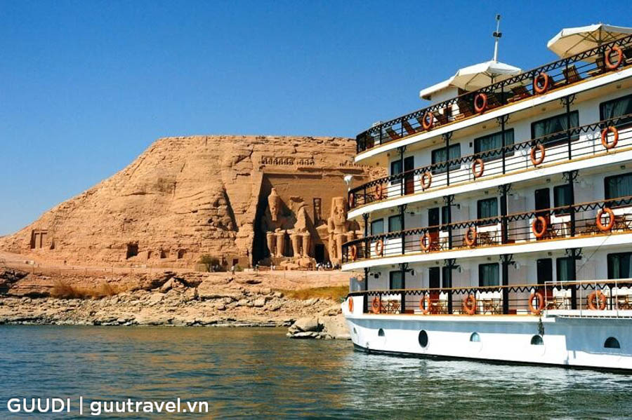 Du thuyền trên dòng sông Nile