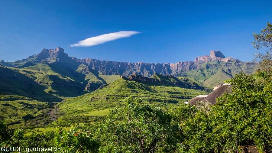 Dãy núi Drakensberg tuyệt đẹp