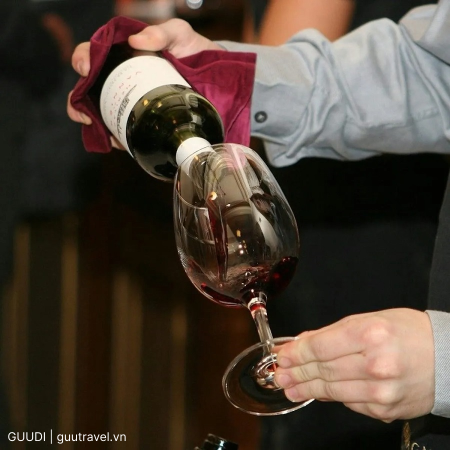 Thưởng thức rượu vang tại Stellenbosch và Franschhoek