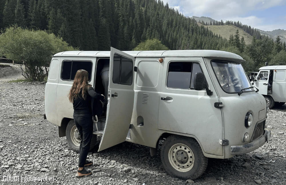 phương tiện địa hình 4WD/UAZ