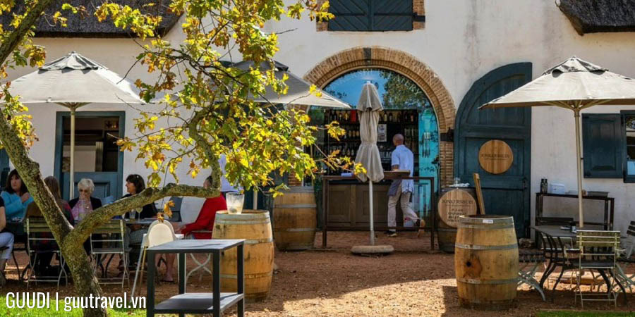 rượu vang ở Điền trang Groot Constantia Wine Estate