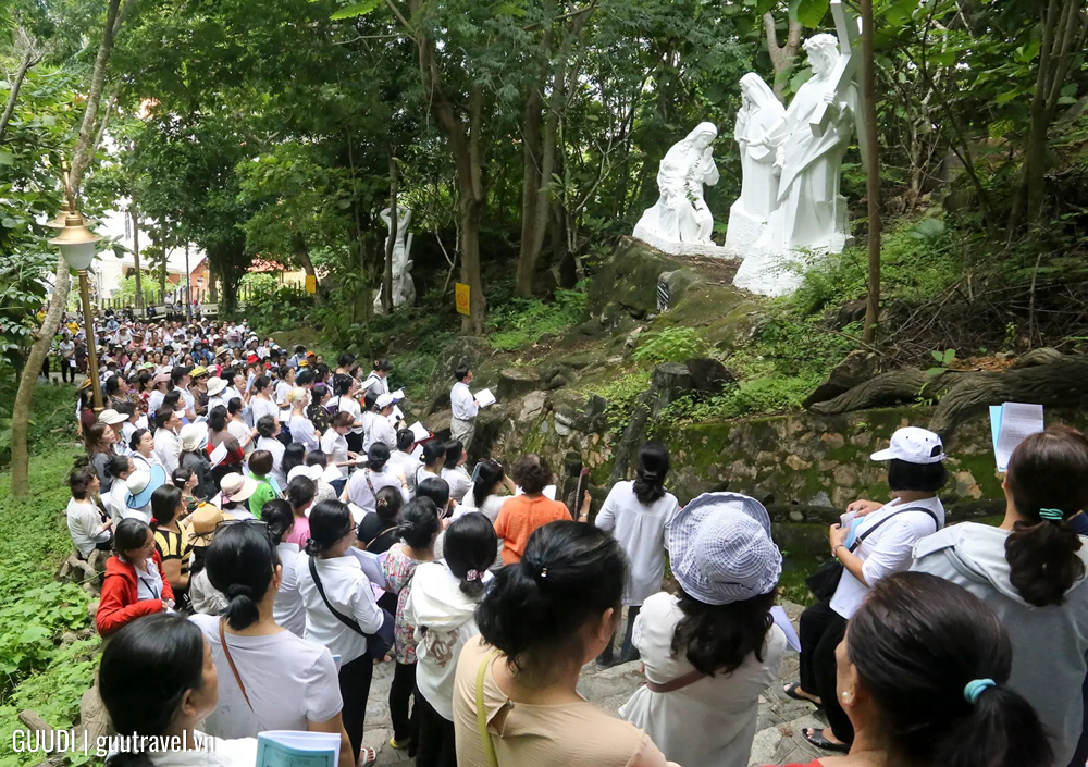 Du lịch hành hương là gì