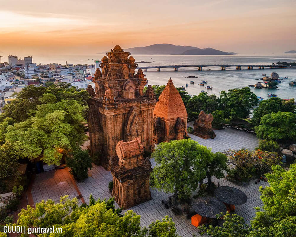 Tour du thuyền Star Voyager tuyến Nha Trang