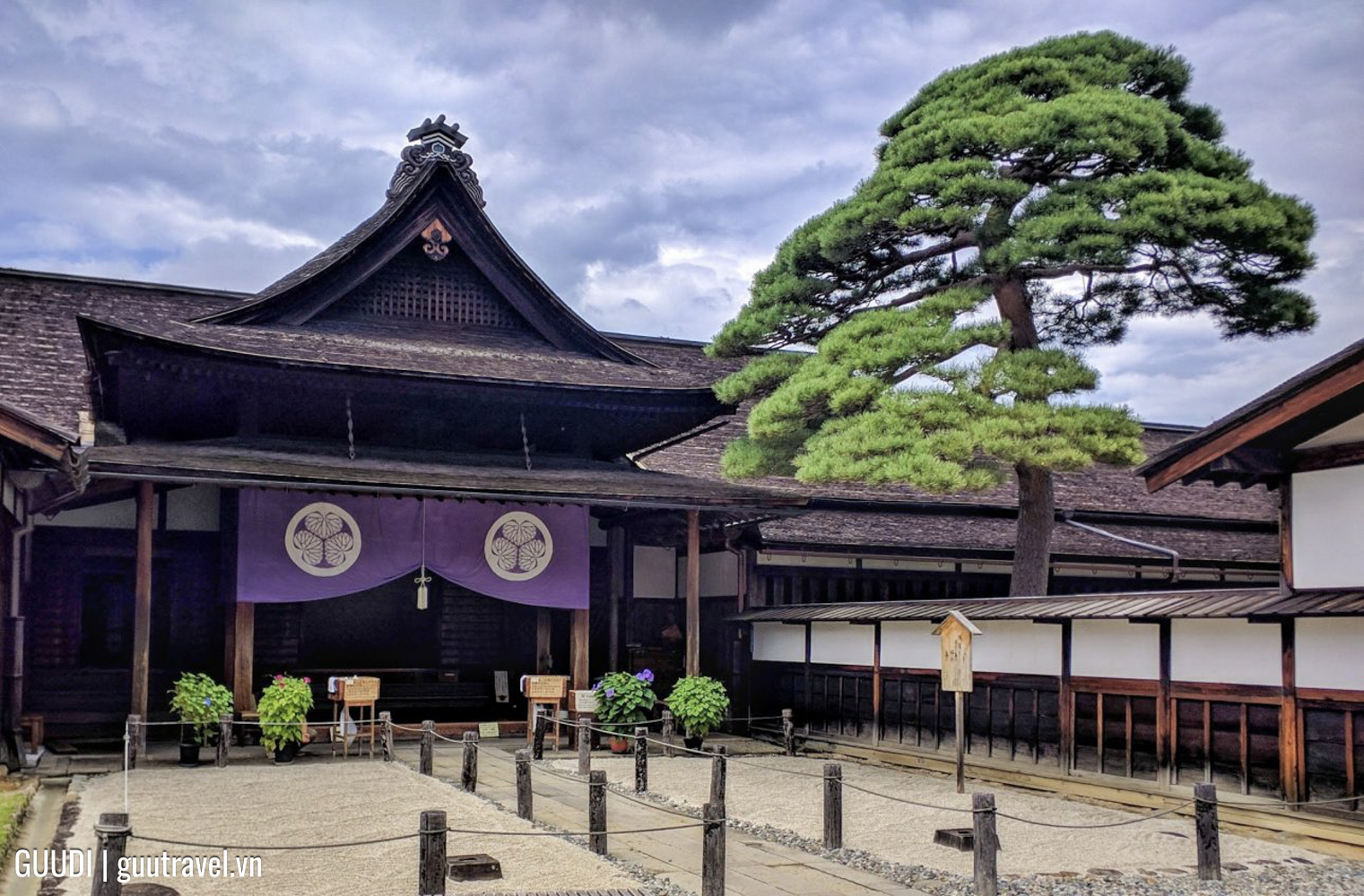 Phố cổ Takayama Jinja