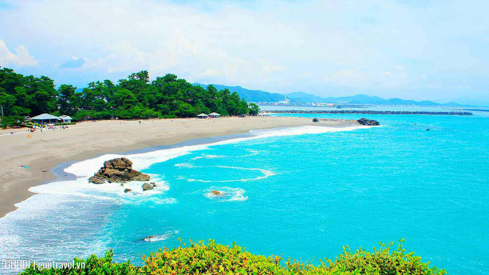 Katsurahama Beach