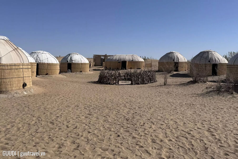 AYAN Yurt Camp – Darvaza