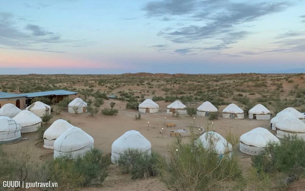 Aydar Yurt Camp – Lake Aydarkul