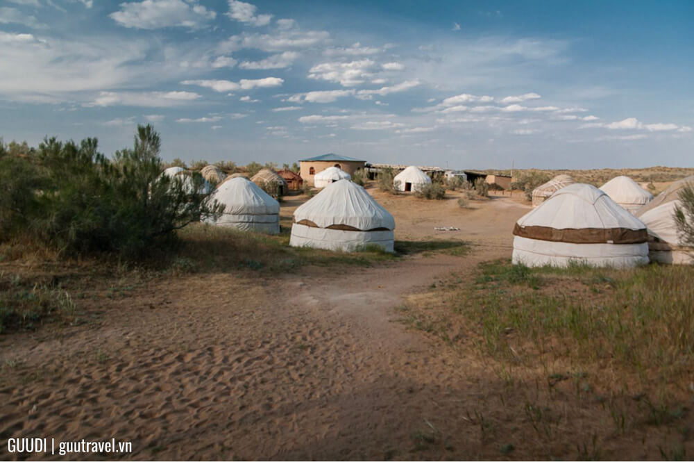 Yurt Camp khu vực Aydarkul Lake