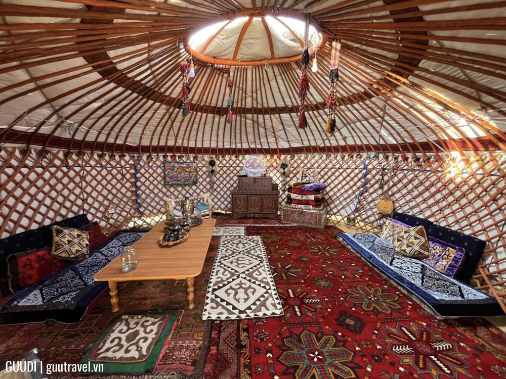 Kinh nghiệm ngủ Yurt ở Kazakhstan