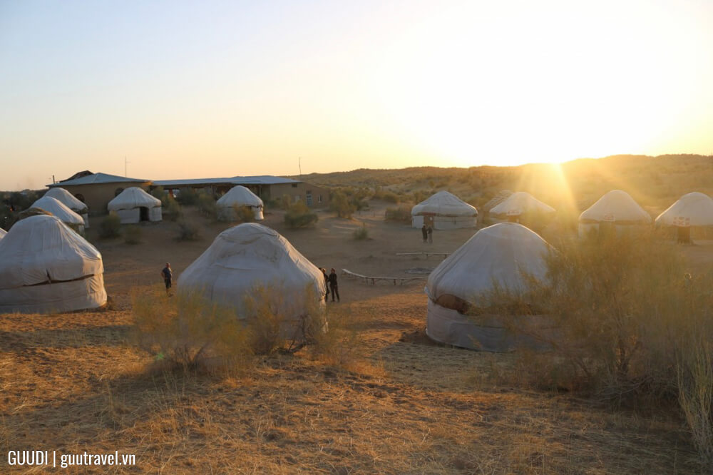 Safari Yurt Camp – Kyzylkum Desert