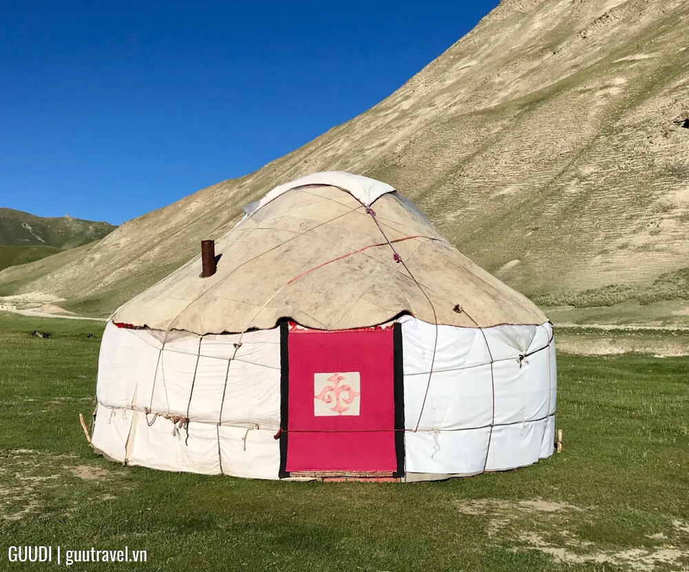 Tash-Rabat Yurt Camp