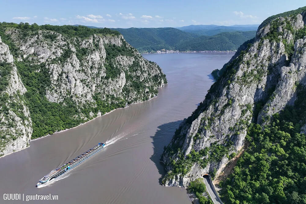 tour du thuyền VIVA Cruises